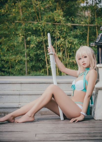 欧美r级美女_1080电影完整版在线观看